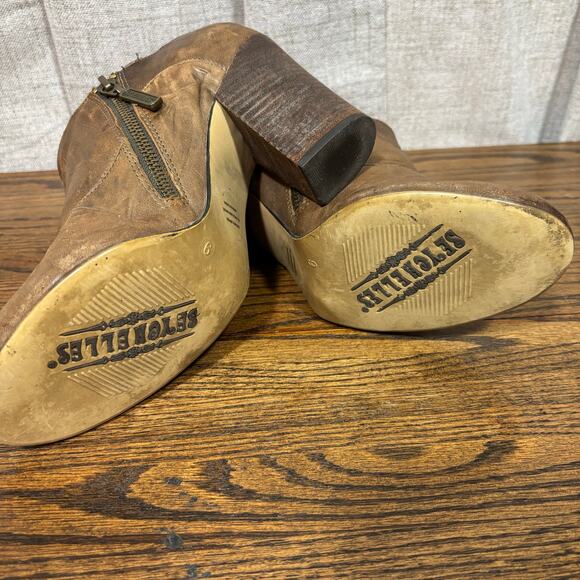 Anthro Seychelles Cognac Brown Distressed Leather Bootie w/Brass Buttons Size 9 - Picture 6 of 10